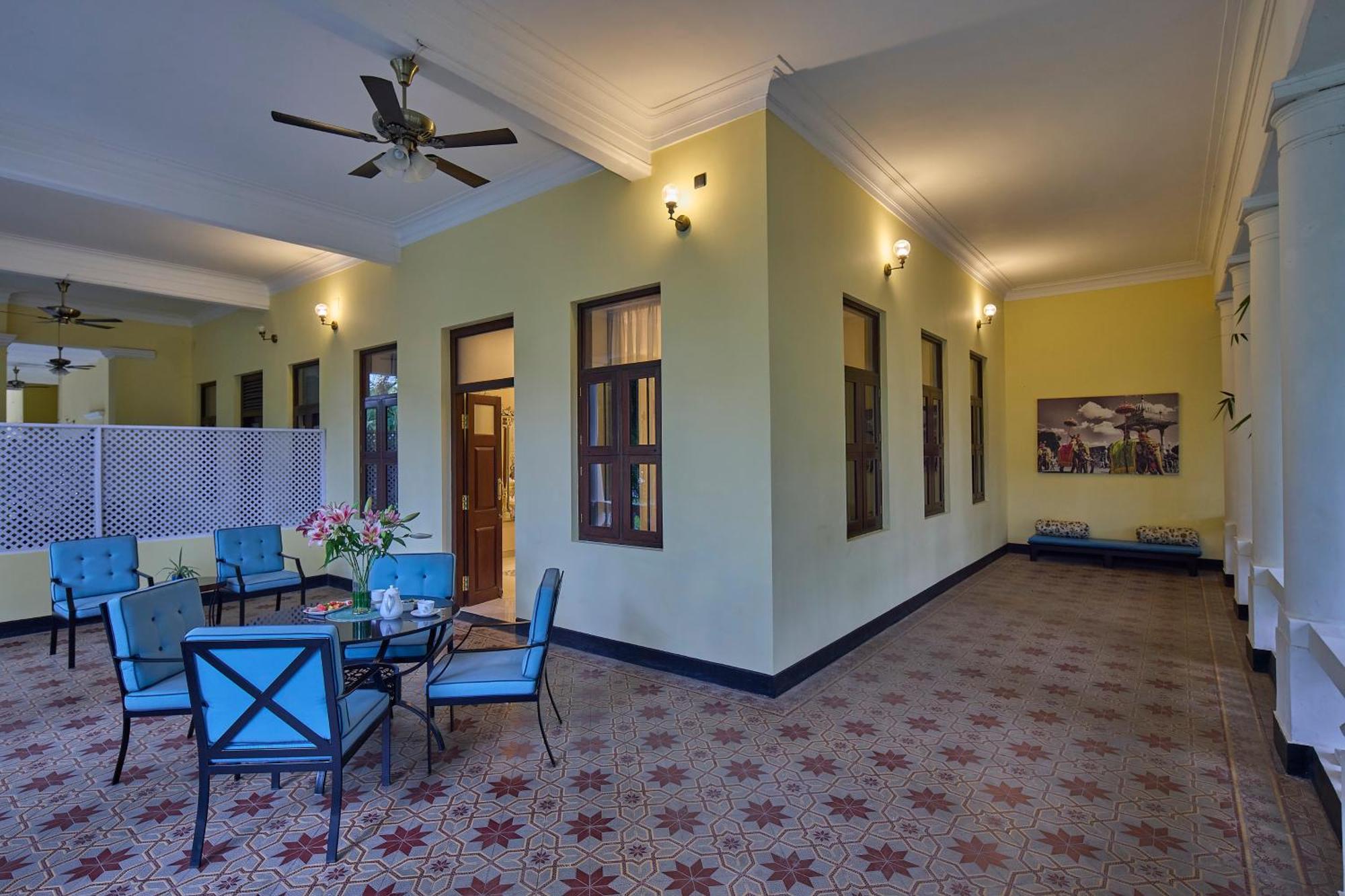 รอยัล ออร์คิด เมโทรโพล ไมซอร์ Hotel ภายนอก รูปภาพ