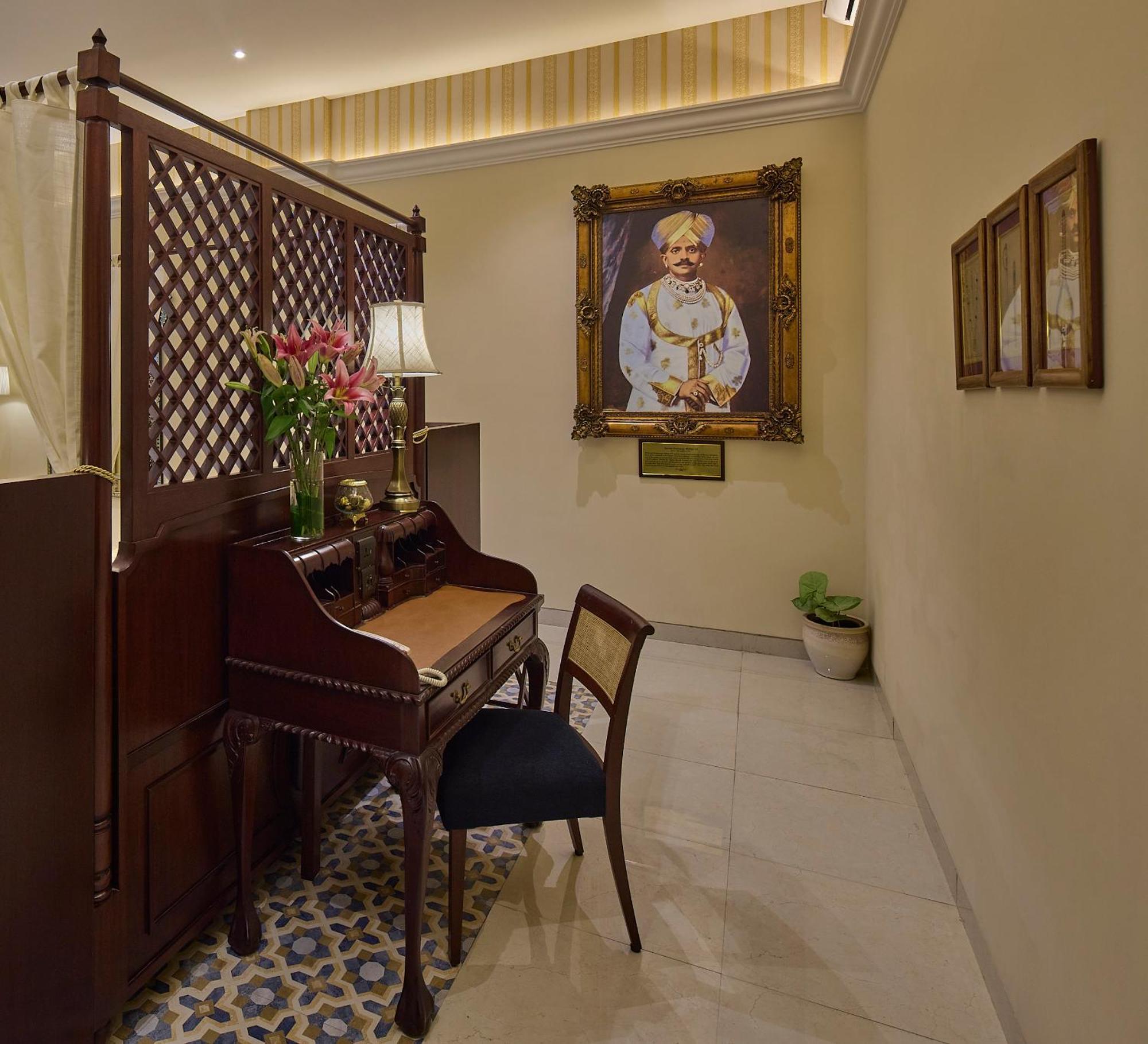 รอยัล ออร์คิด เมโทรโพล ไมซอร์ Hotel ภายนอก รูปภาพ