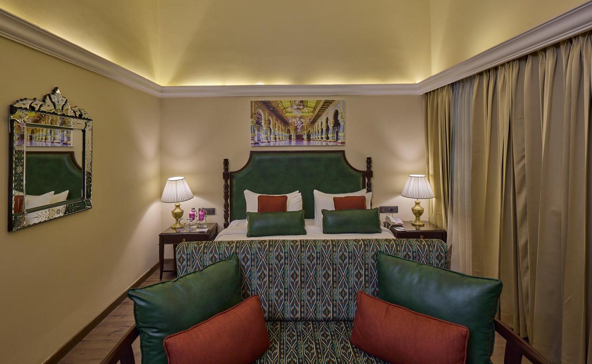 รอยัล ออร์คิด เมโทรโพล ไมซอร์ Hotel ภายนอก รูปภาพ