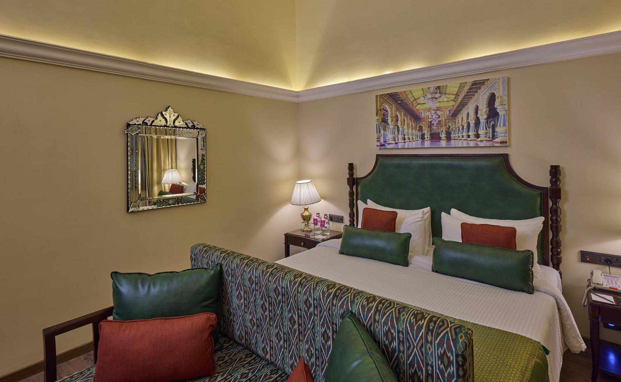 รอยัล ออร์คิด เมโทรโพล ไมซอร์ Hotel ภายนอก รูปภาพ