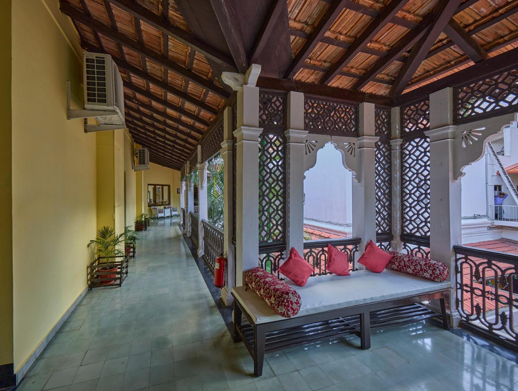 รอยัล ออร์คิด เมโทรโพล ไมซอร์ Hotel ภายนอก รูปภาพ
