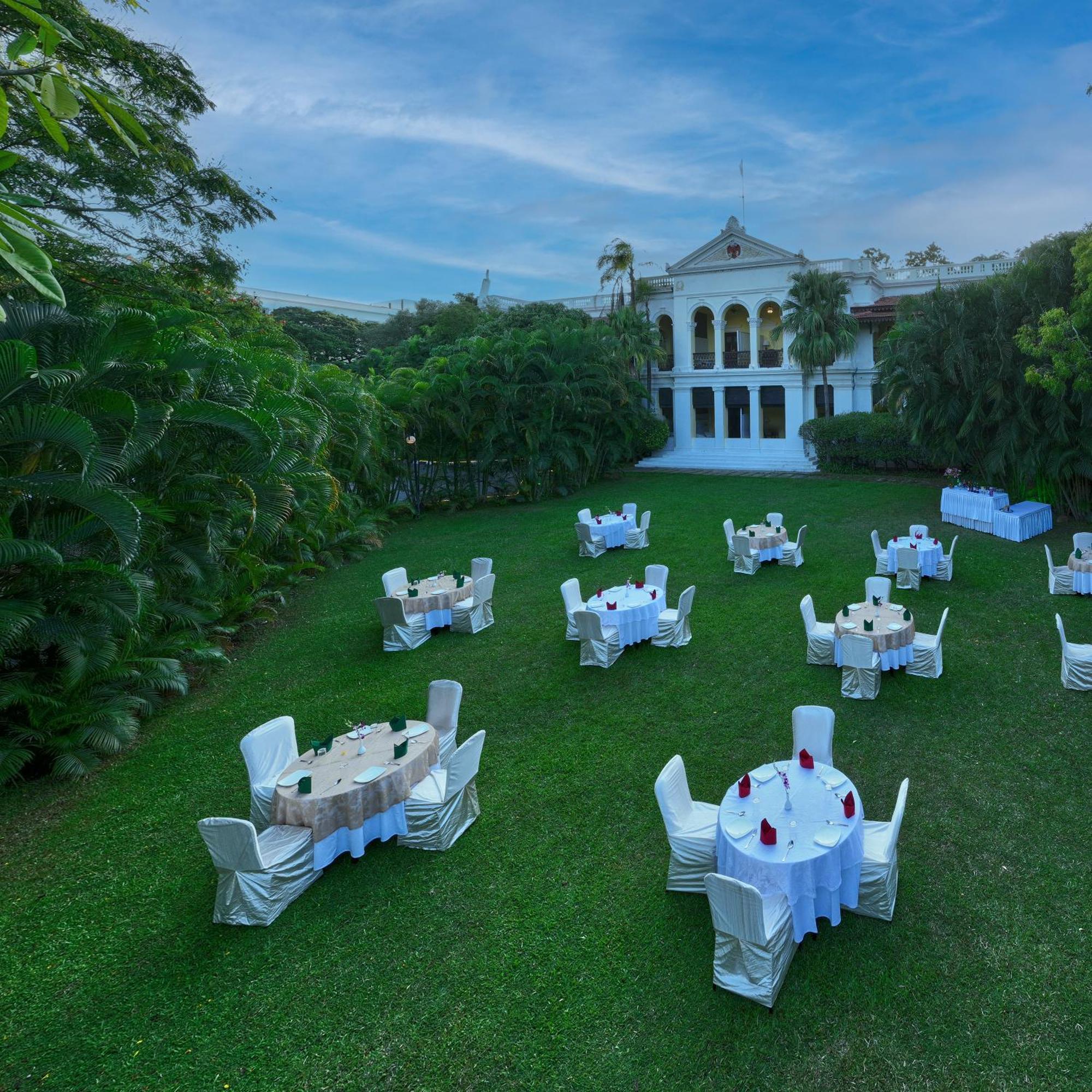 รอยัล ออร์คิด เมโทรโพล ไมซอร์ Hotel ภายนอก รูปภาพ
