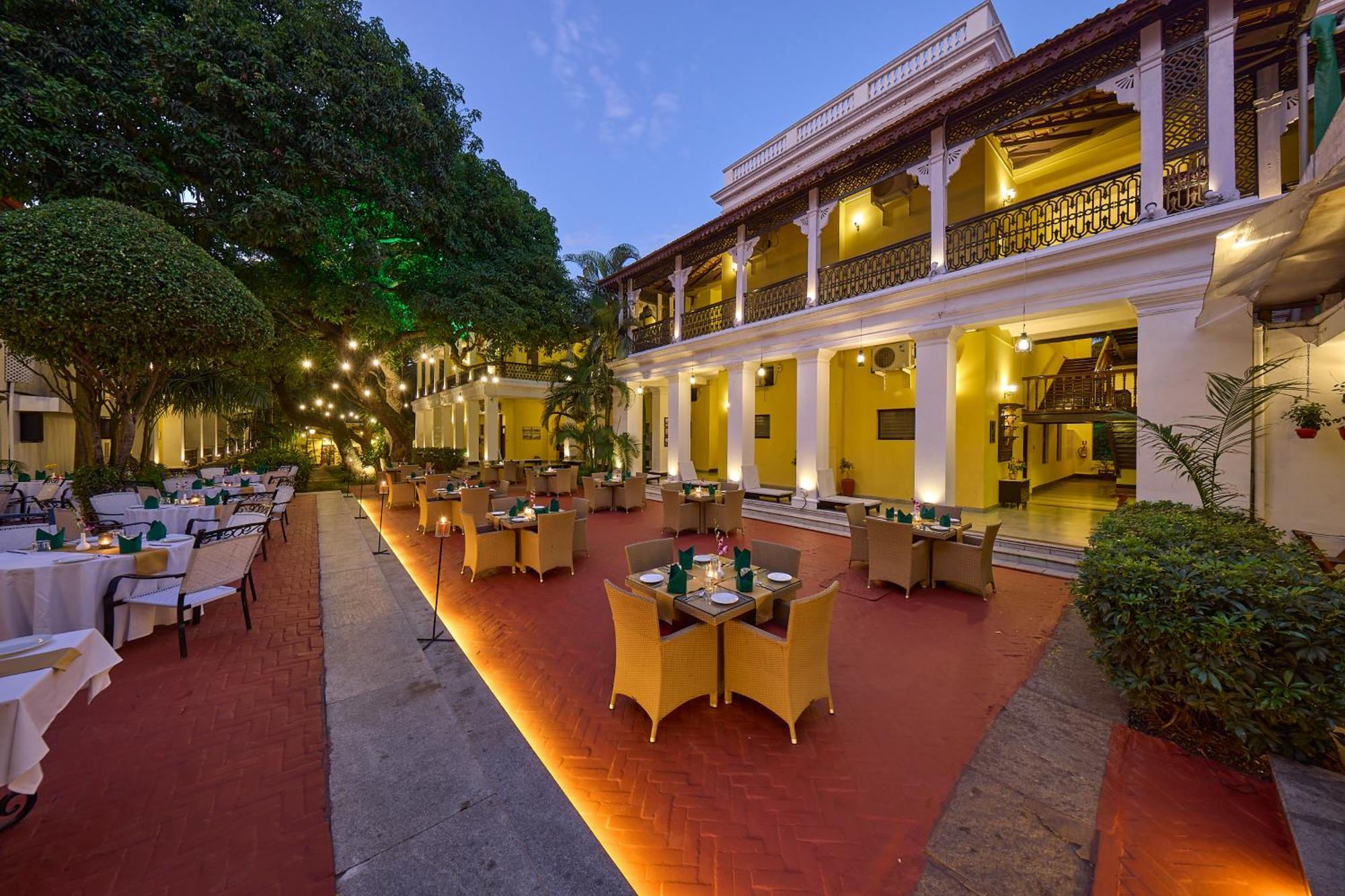รอยัล ออร์คิด เมโทรโพล ไมซอร์ Hotel ภายนอก รูปภาพ