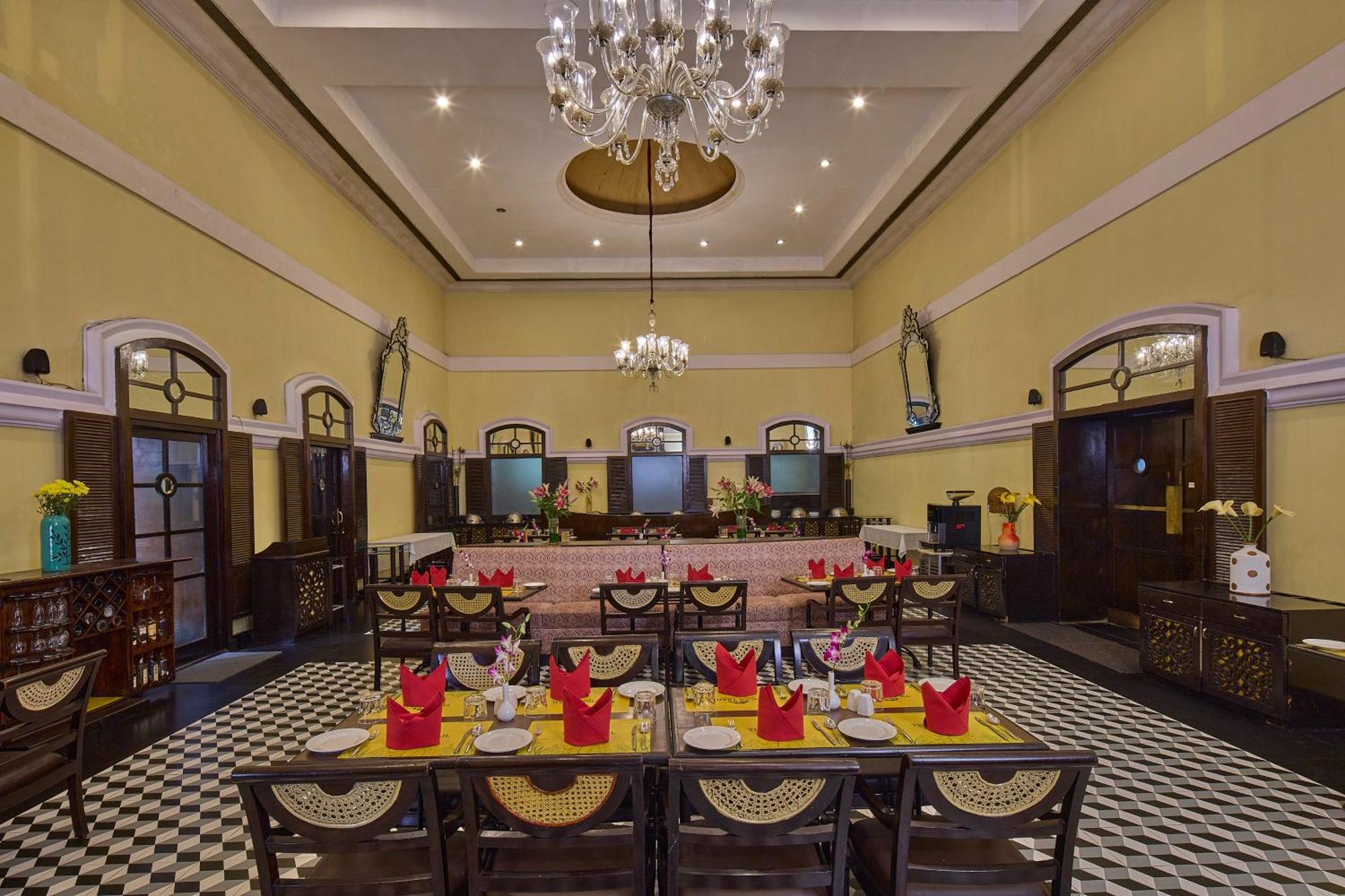 รอยัล ออร์คิด เมโทรโพล ไมซอร์ Hotel ภายนอก รูปภาพ